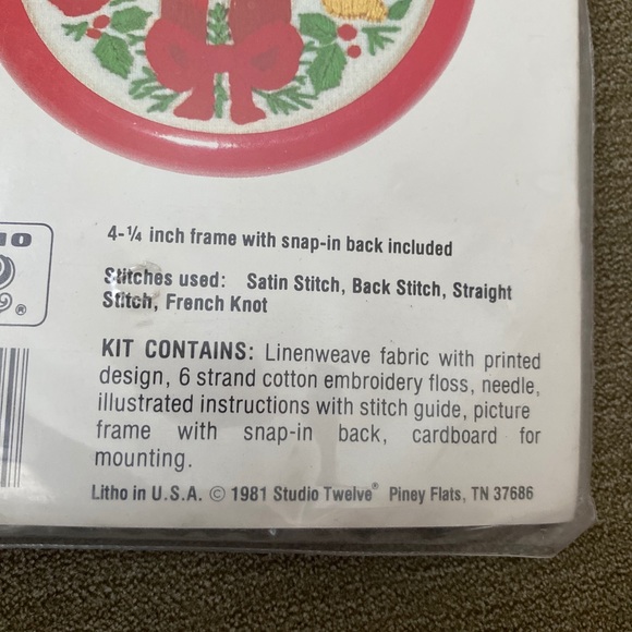 Vintage (1981) Christmas Ornament Embroidery Kit new in sealed package - Picture 3 of 4